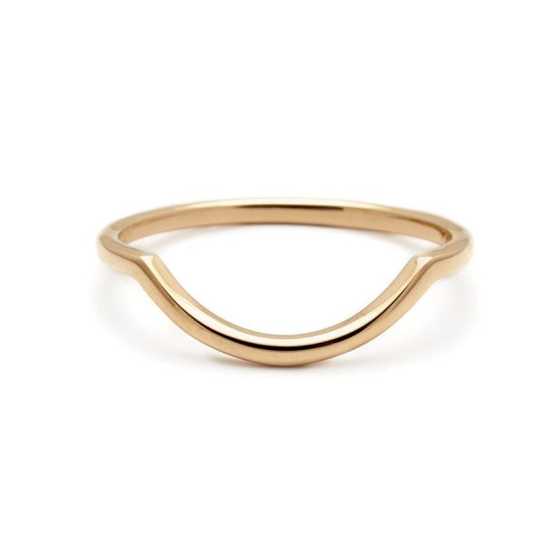 Delicate Curve Band in 14K Yellow Gold