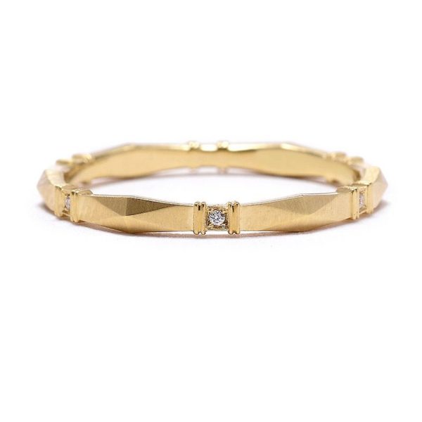 Viola Band in 18K Yellow Gold