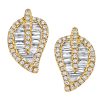 Medium Leaf Studs in 18K Yellow Gold
