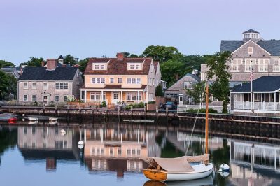 0a4f001c4e0d96d03df4df4cec4b0b36--nantucket-cottage-beach-cottages